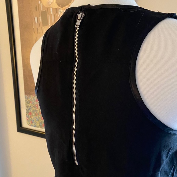 Silk beaded tank top! Says XS but fits sm-med - Picture 3 of 7